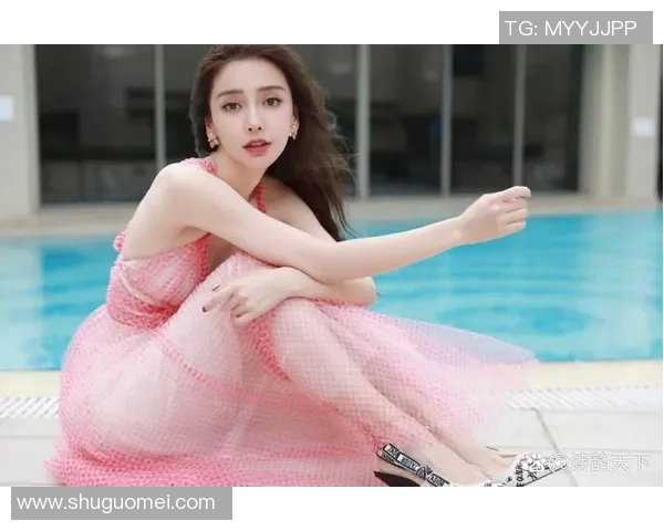 夏日清凉与时尚并存泳装潮流，展现独特魅力与个性风采